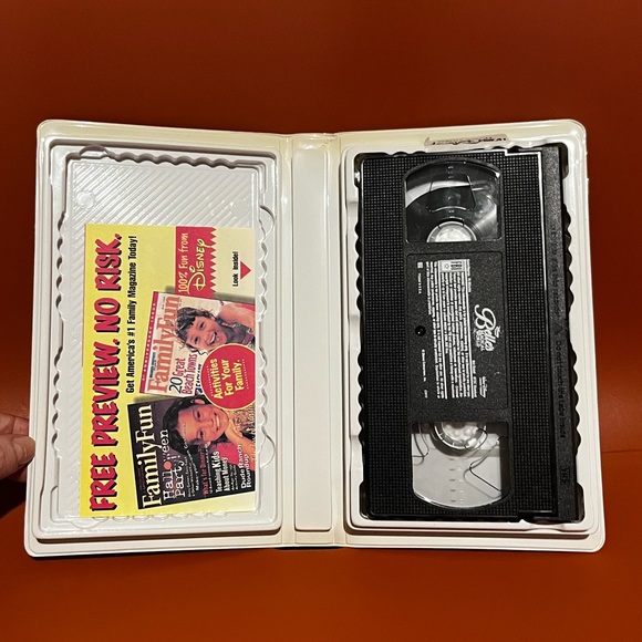 1998 Disney Presents BELLE’S MAGICAL WORLD Vhs #12546 - Picture 12 of 15